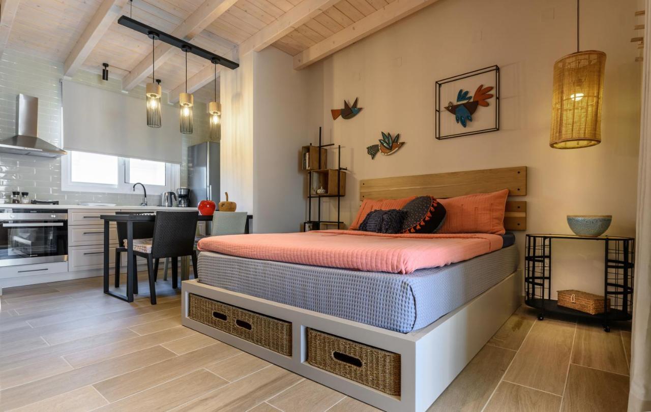 Fiorela'S Casa- A Stylish Loft Apartment In The Heart Of Preveza Exteriör bild