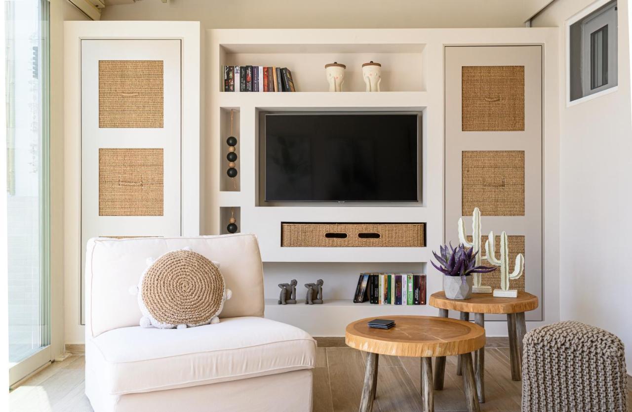 Fiorela'S Casa- A Stylish Loft Apartment In The Heart Of Preveza Exteriör bild